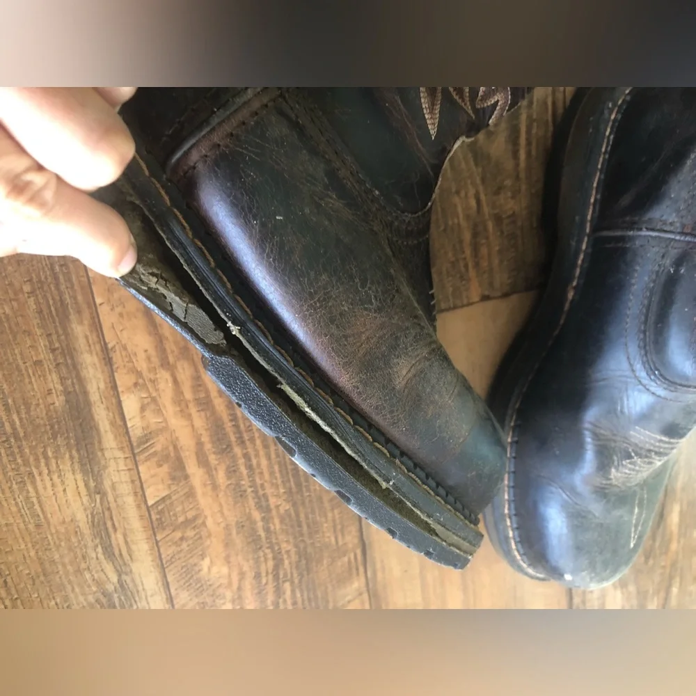 Red wing work boots mens size 10.5 EE Irish setter pull on safety toe 83902